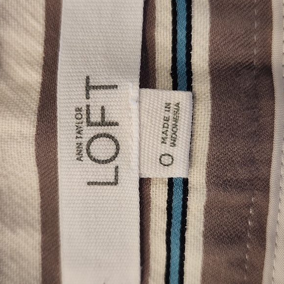 Loft- Striped Women's Shorts- Size 0 - Picture 3 of 4